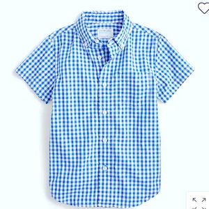 Kids' short-sleeve stretch poplin button-down in gingham.